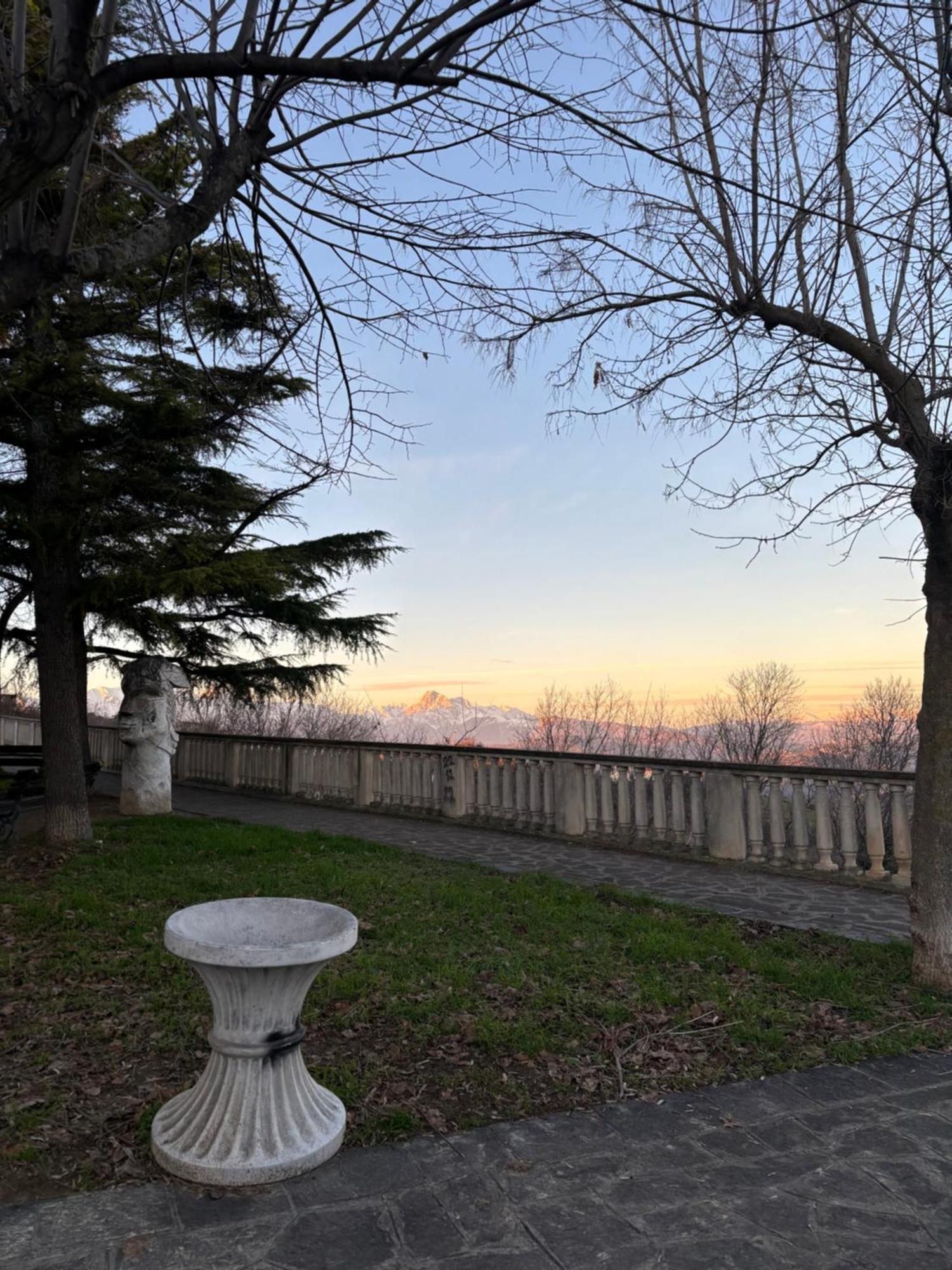 Al Belvedere Apartment II Atri Luaran gambar
